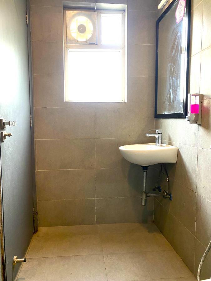 Qotel Hotel Ip Residency East Delhi Preet Vihar New Delhi Exteriör bild