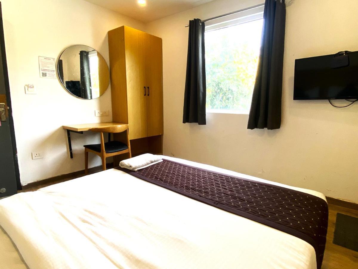 Qotel Hotel Ip Residency East Delhi Preet Vihar New Delhi Exteriör bild