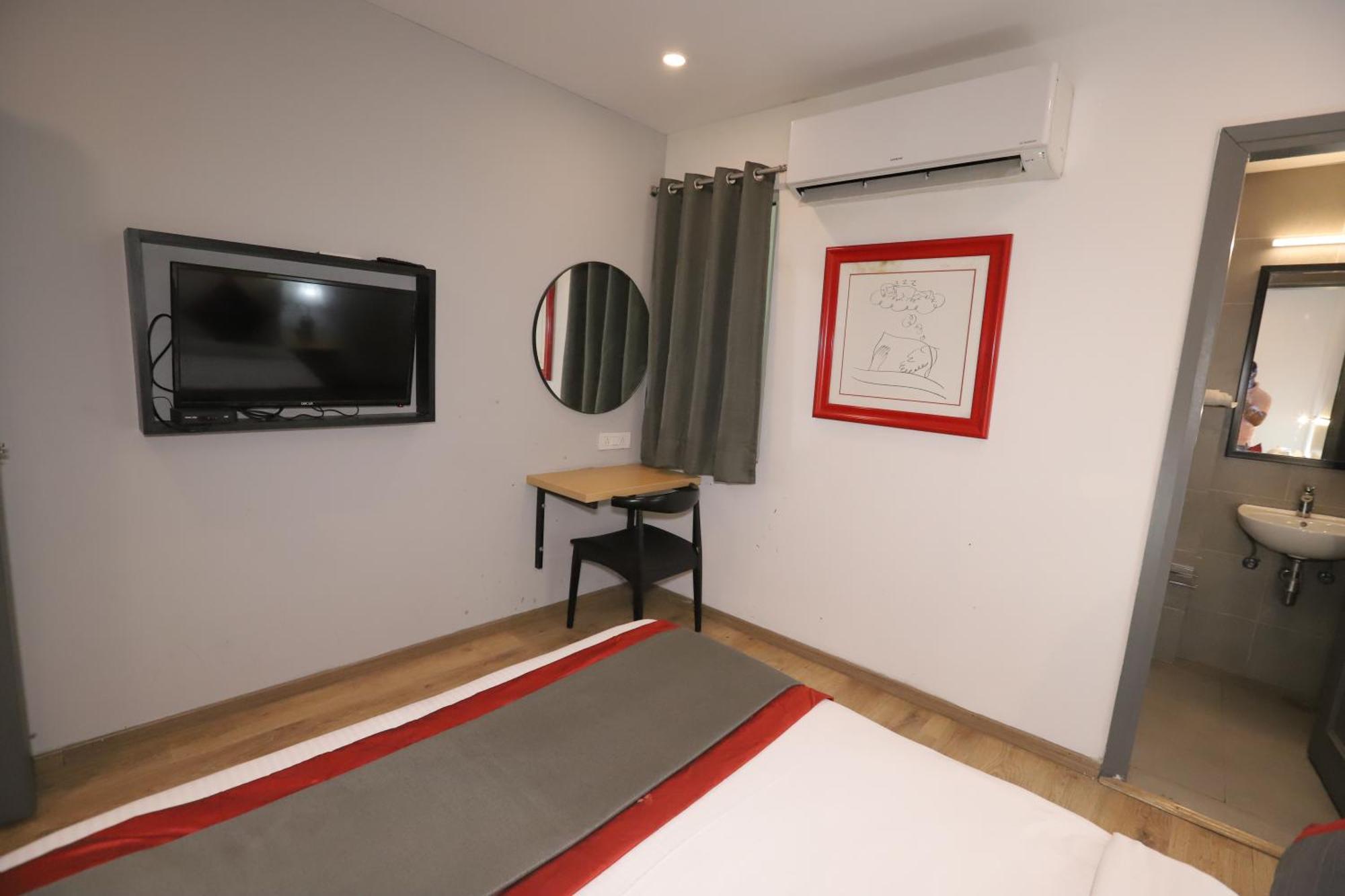 Qotel Hotel Ip Residency East Delhi Preet Vihar New Delhi Exteriör bild
