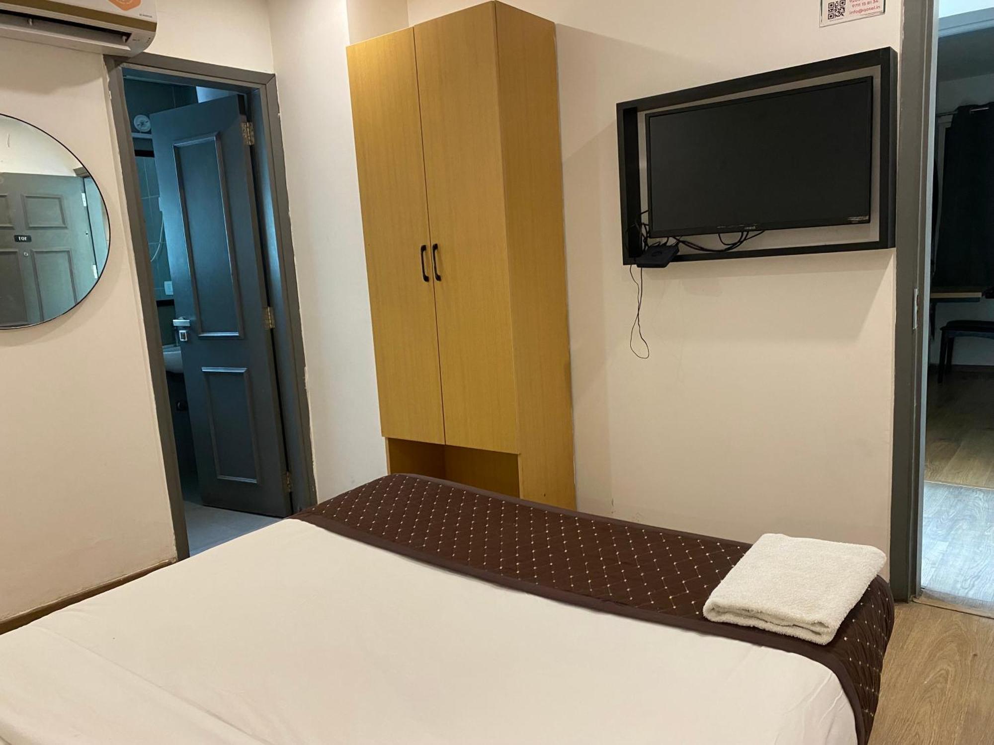 Qotel Hotel Ip Residency East Delhi Preet Vihar New Delhi Exteriör bild