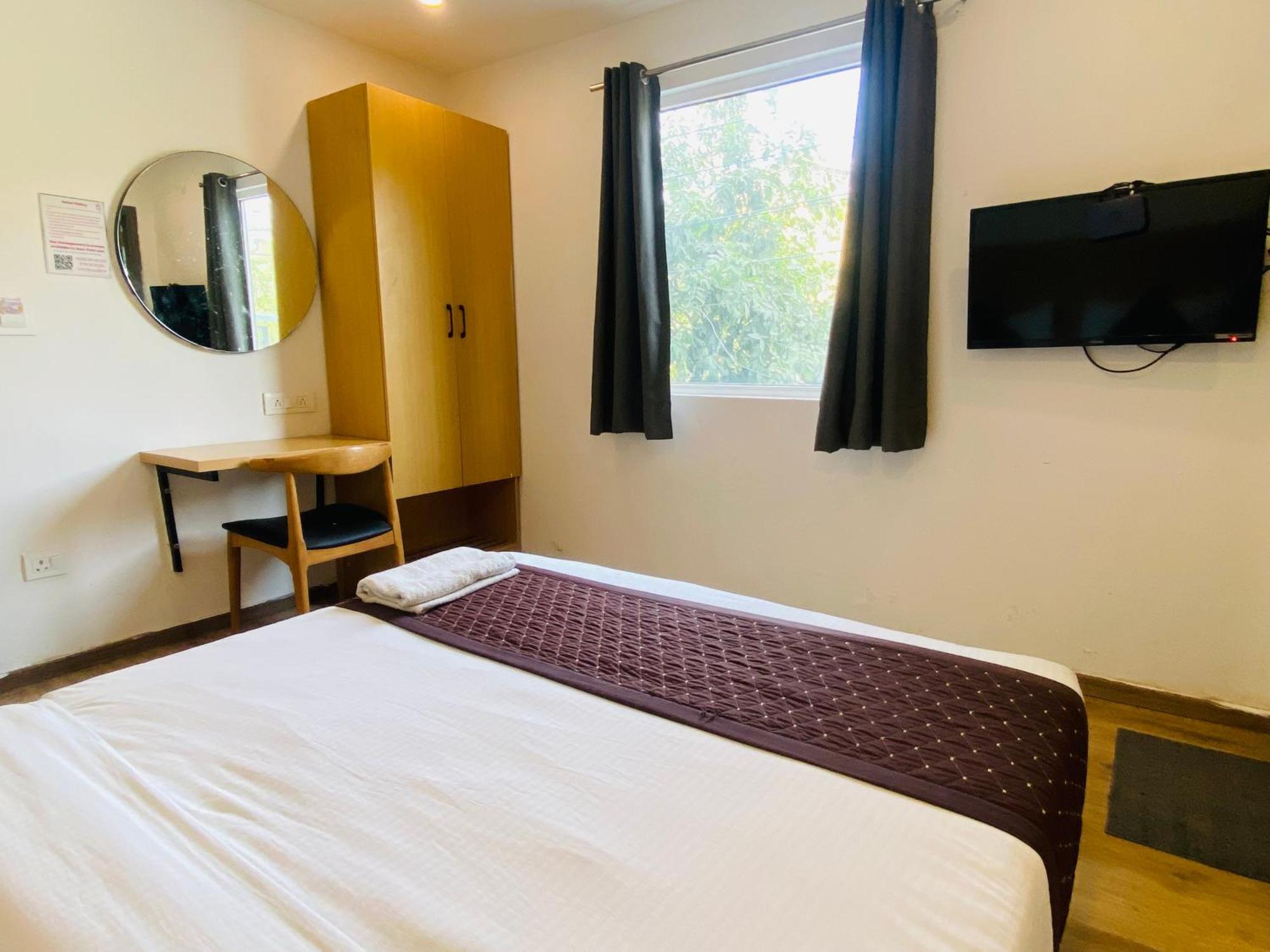 Qotel Hotel Ip Residency East Delhi Preet Vihar New Delhi Exteriör bild